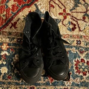 black converse high tops barely worn
